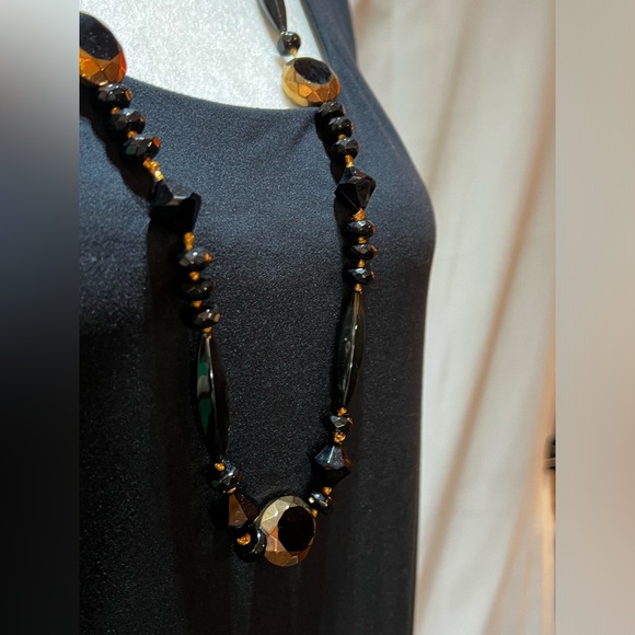 LC Copper and Black Beaded Necklace - Picture 2 of 5